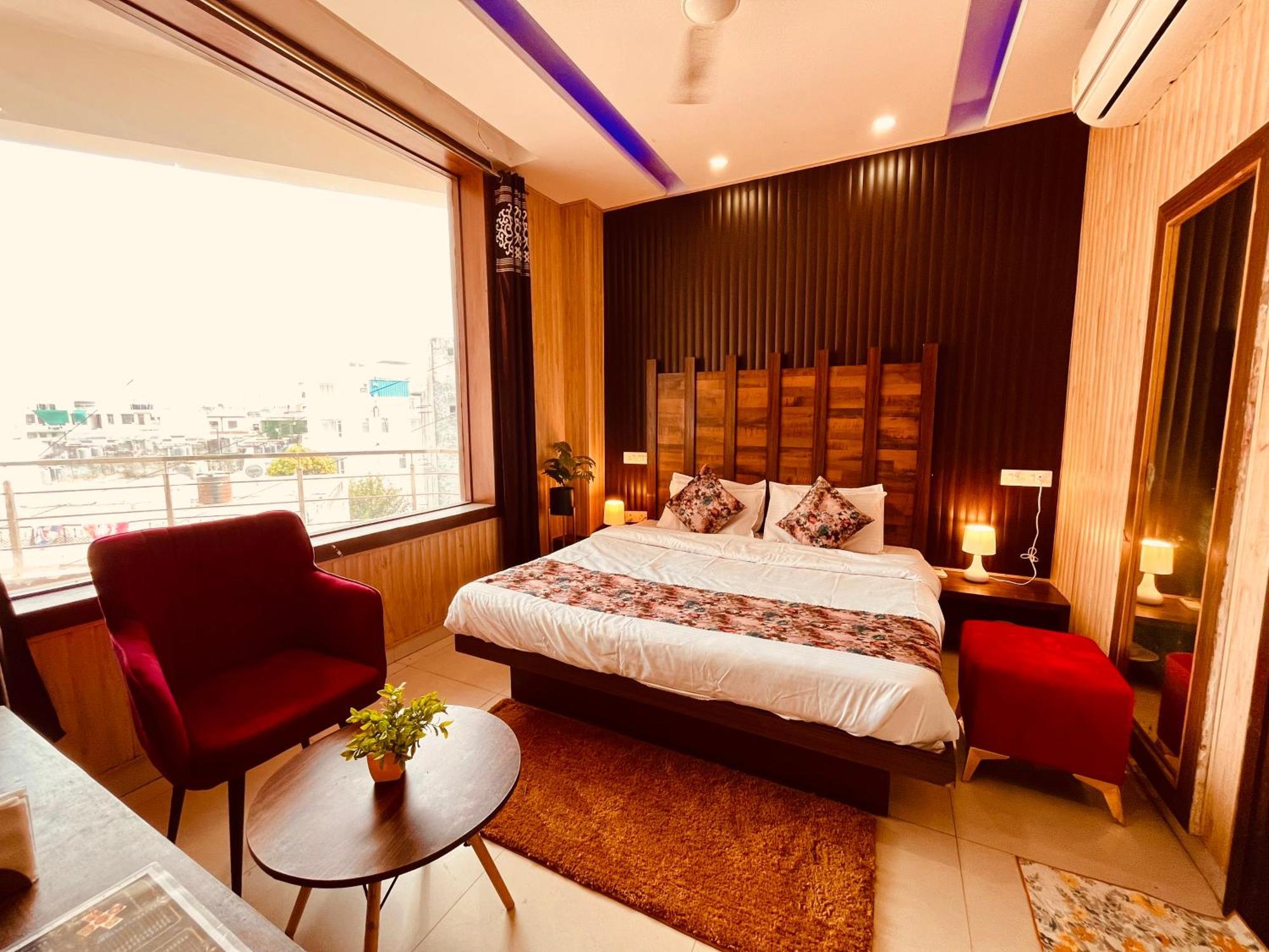Hotel The Pearl Grand - Top Rated ! Most Awarded ! Parking ! Lift ! Luxury Rooms ! Best Selling Zirakpur Dış mekan fotoğraf