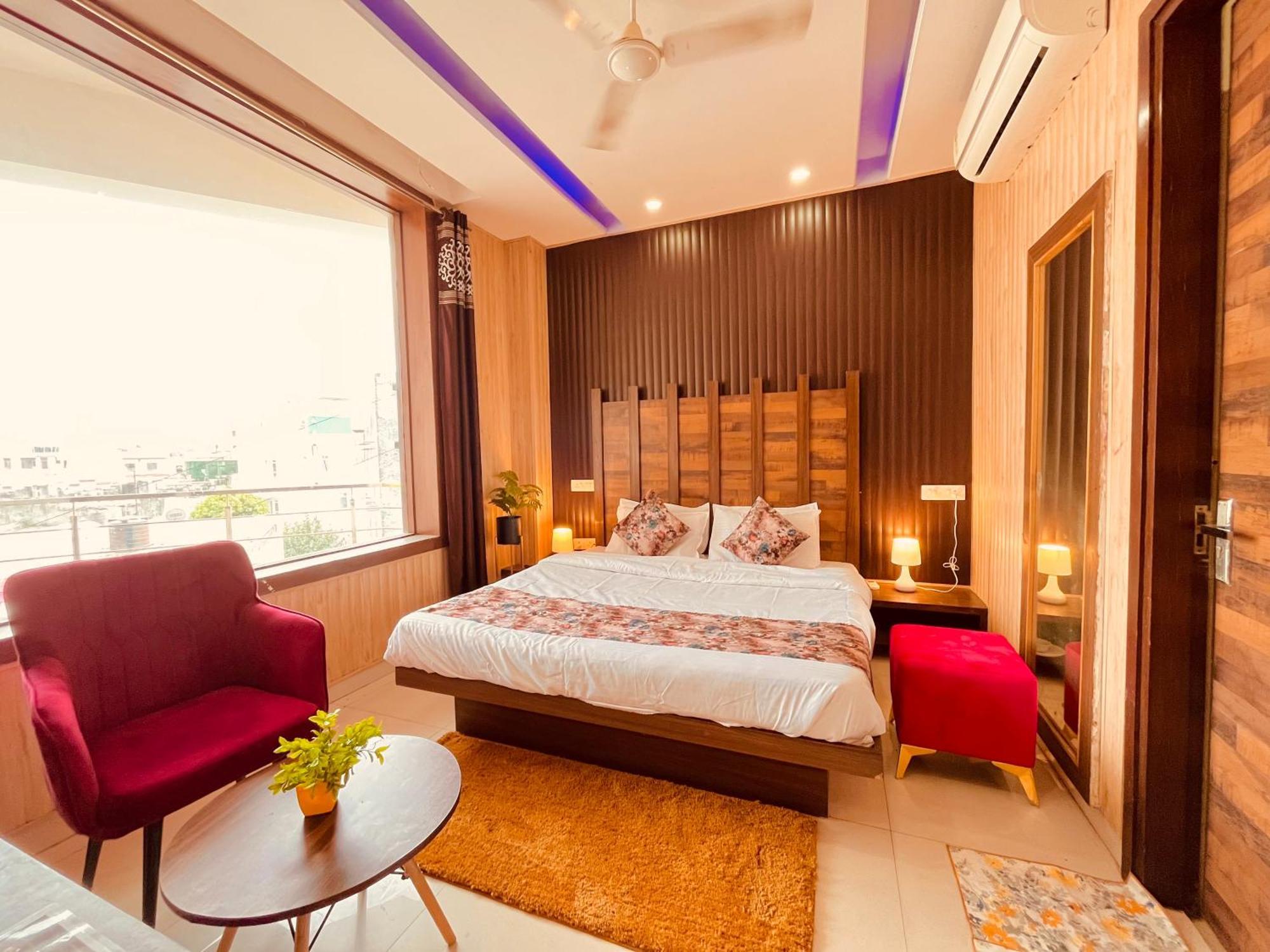 Hotel The Pearl Grand - Top Rated ! Most Awarded ! Parking ! Lift ! Luxury Rooms ! Best Selling Zirakpur Dış mekan fotoğraf