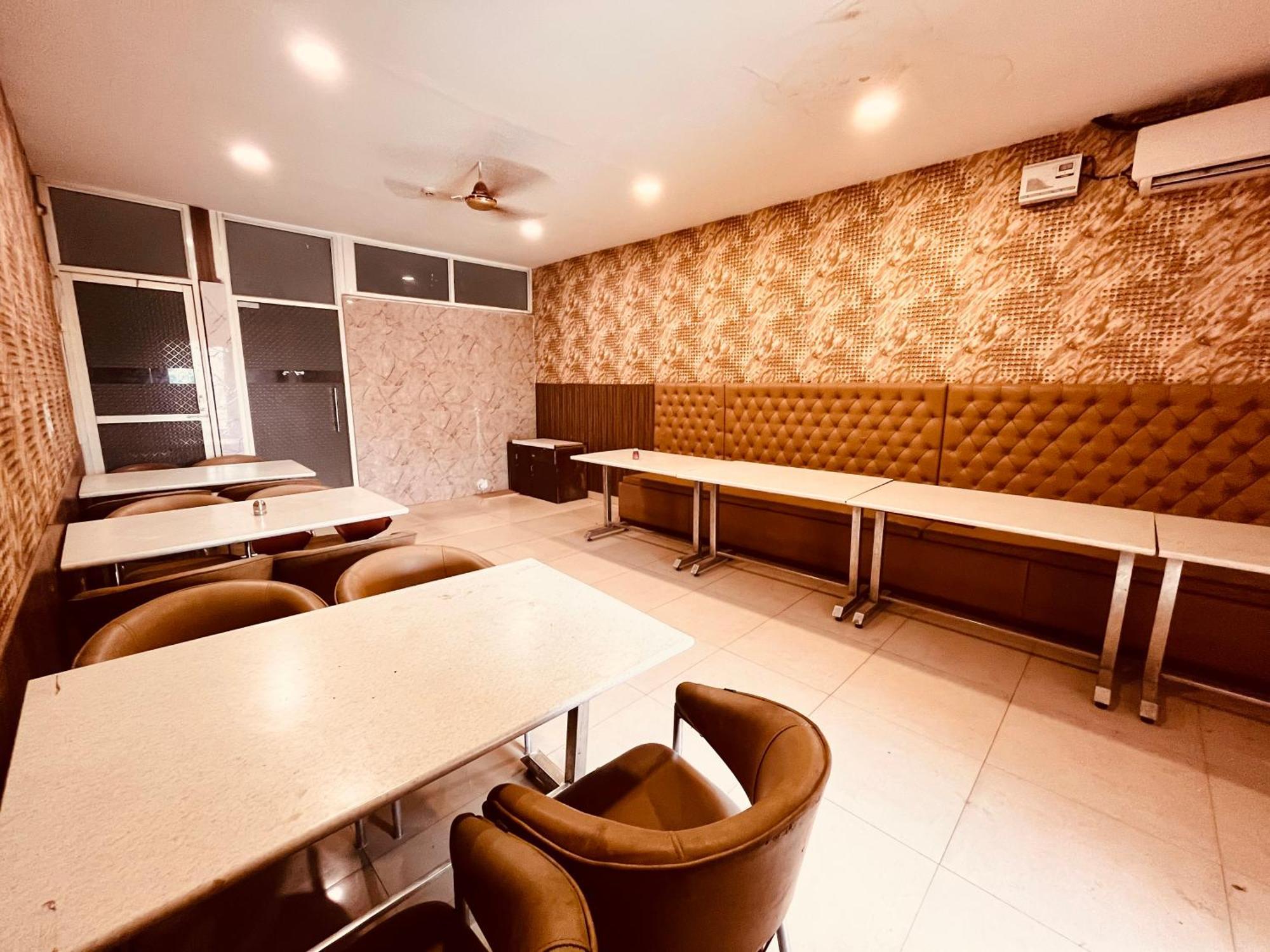 Hotel The Pearl Grand - Top Rated ! Most Awarded ! Parking ! Lift ! Luxury Rooms ! Best Selling Zirakpur Dış mekan fotoğraf
