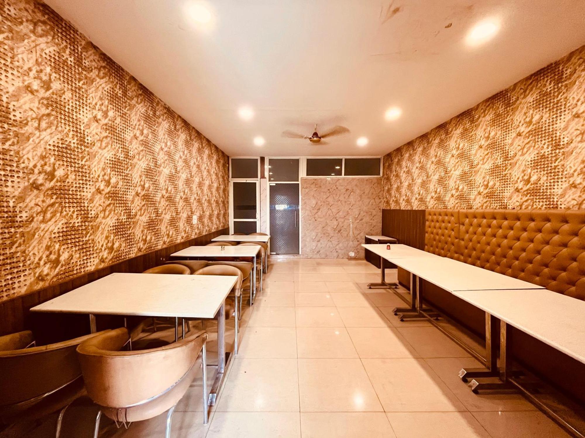 Hotel The Pearl Grand - Top Rated ! Most Awarded ! Parking ! Lift ! Luxury Rooms ! Best Selling Zirakpur Dış mekan fotoğraf