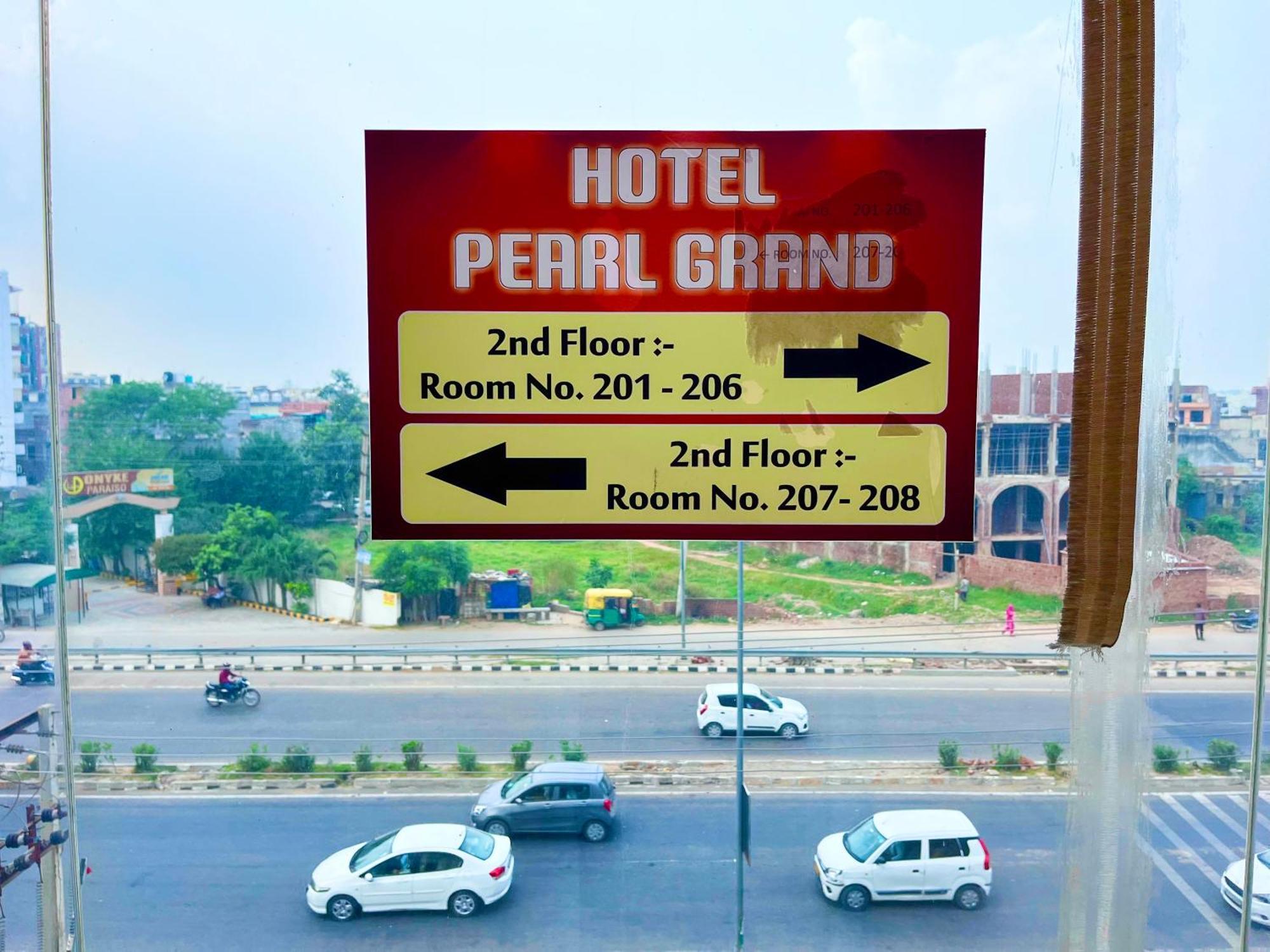 Hotel The Pearl Grand - Top Rated ! Most Awarded ! Parking ! Lift ! Luxury Rooms ! Best Selling Zirakpur Dış mekan fotoğraf